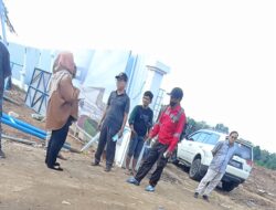 Ada Apa?.. Pihak Tim Yayasan Unbari Datangi Pekerja Proyek Sport Center Jambi