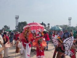 Berpakaian Unik : Peringati HUT RI Ke-78  Ratusan Anak Paud Ikuti Pawai Karnaval