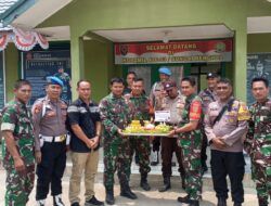 HUT TNI Ke-78 Kapolsek Tebo Ilir dan Muara Tabir Beserta staf Berikan Tumpeng Ucapan Dirgahayu TNI