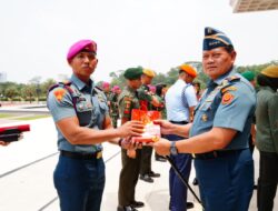 Panglima TNI Berikan Penghargaan kepada Prajurit Berprestasi