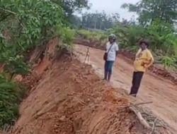 Jalan Akong Longsor Dampak Pertambangan Belum Tersentuh Perbaikan