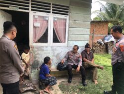 Wujud Kepedulian Polri di Bulan Ramadhan, Kabag SDM Polres Tebo Bagikan Sembako