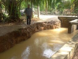 Butuh Tembok Penahan Parit, Rumah Warga Desa Muara Ketalo Terancam Roboh