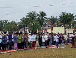 Minta Hujan, Ratusan Warga Se-kecamatan Tebo Ilir Laksanakan Salat Istisqa