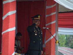 Kapolsek Tebo Ilir Jadi Irup Penurunan Bendera Merah Putih HUT RI Ke-79 Tahun 2024