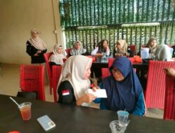 SMAN 4 Tebo Mengucapkan Selamat Purna Tugas kepada Ibu Mariani, S.Pd