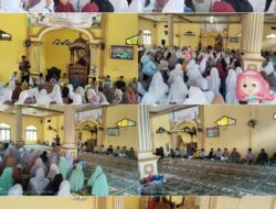 Masyarakat Antusias Mendengarkan Ceramah Ustadz H. Inayatullah, S.Pd di Masjid Jami’ Nurul Hidayah Tanjung Sari