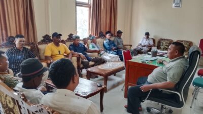 Sengketa Batas Memuncak, Warga Sungai Bengkal Geruduk Kantor Camat: “Mana Janji Pertemuan dengan Bupati?”